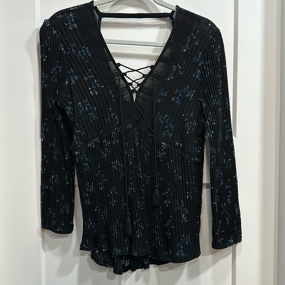 Lucky Long Sleeve Top Size Medium - Picture 1 of 10